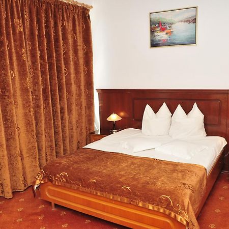 Hotel Emma Est Krajowa Zewnętrze zdjęcie