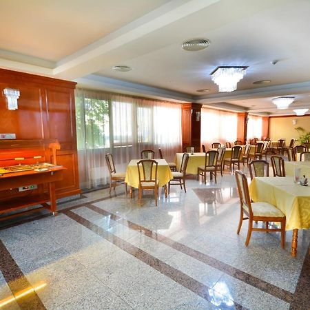 Hotel Emma Est Krajowa Zewnętrze zdjęcie