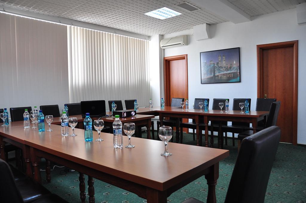 Hotel Emma Est Krajowa Zewnętrze zdjęcie