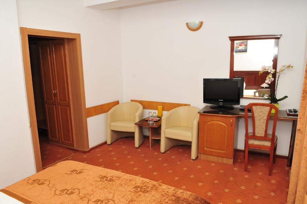 Hotel Emma Est Krajowa Zewnętrze zdjęcie