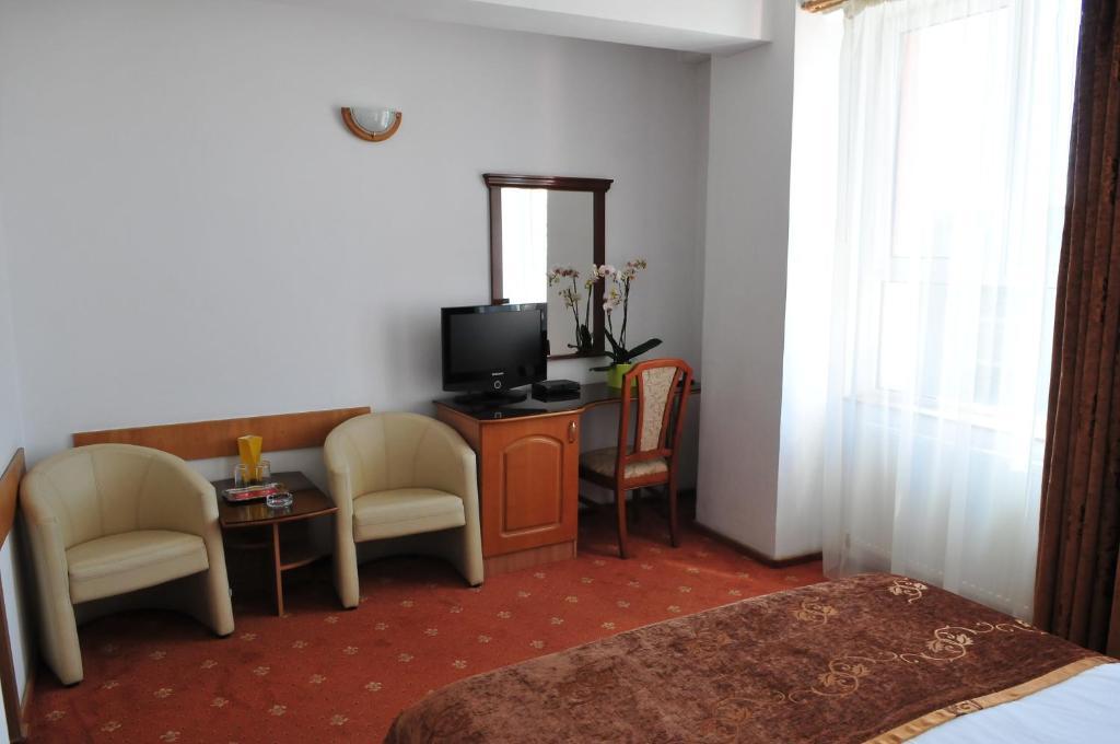 Hotel Emma Est Krajowa Zewnętrze zdjęcie