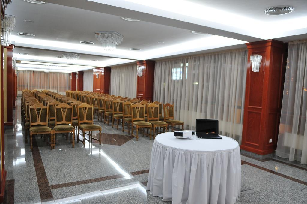 Hotel Emma Est Krajowa Zewnętrze zdjęcie
