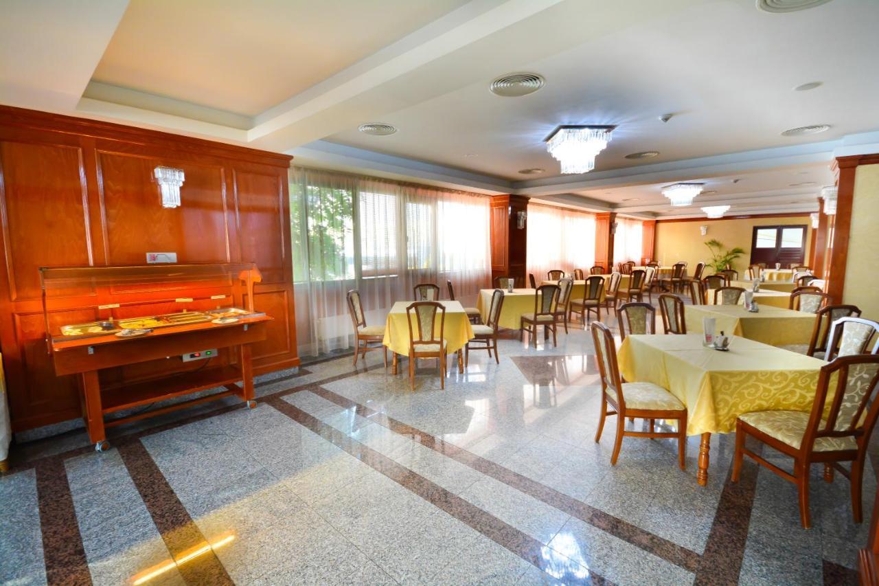Hotel Emma Est Krajowa Zewnętrze zdjęcie